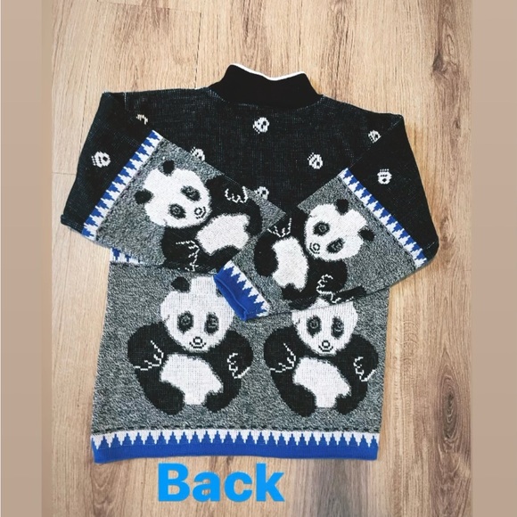 Bears Crossing Vintage Panda Turtleneck Sweater Blue
Accent Trim - Picture 3 of 10